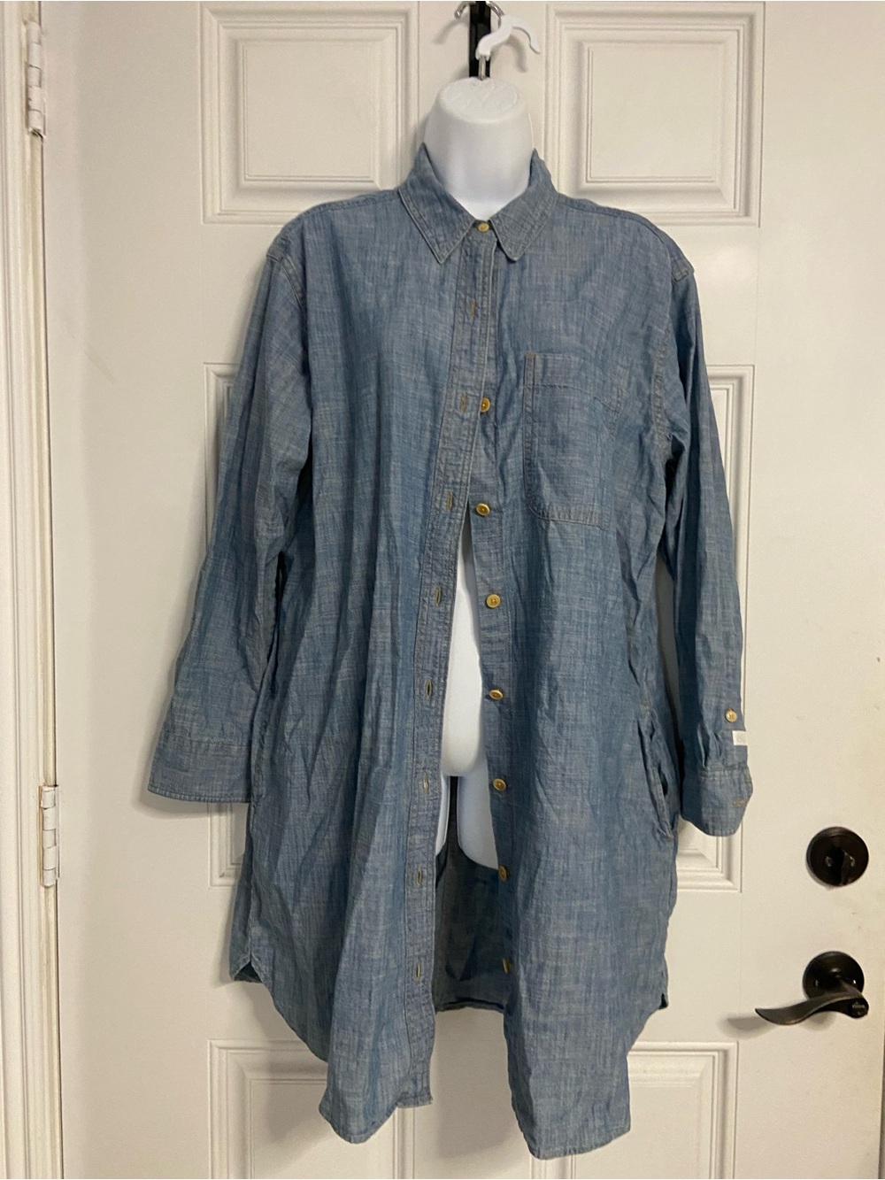T43- OUTERKNOWN Light Wash Chambray ORGANIC COTTON Midi Shirt Dress
